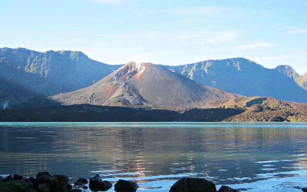 trekking gunung Rinjani