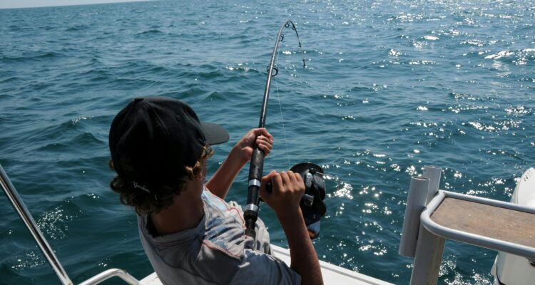 paket mancing di laut